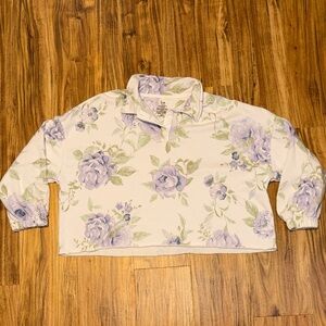 Secret treasures women’s large 12 14 Sweatshirt top Cropped Floral white roses